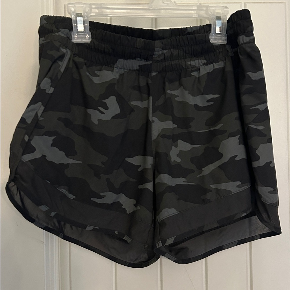 Athleta Black/green S Camouflage Athletic Shorts
